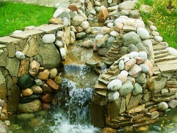 Водопад в саду