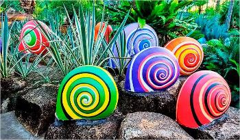 Декоративные фигуры для украшения участка 